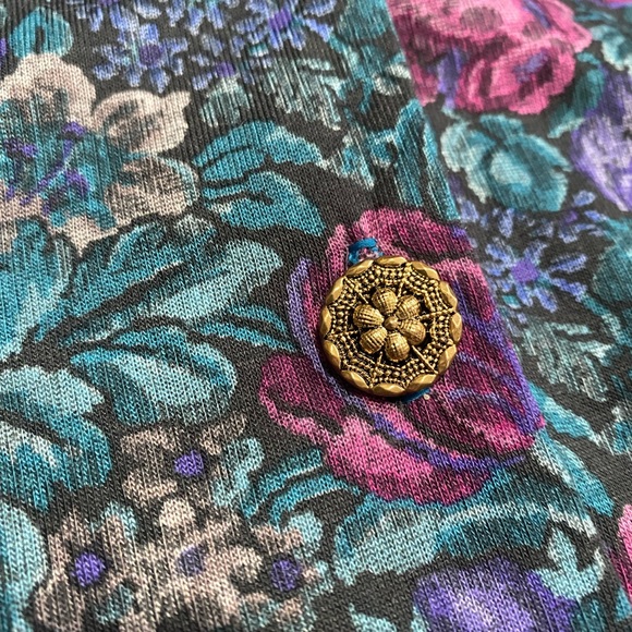 Perfect Condition Vintage Floral VNeck Top - Picture 7 of 9